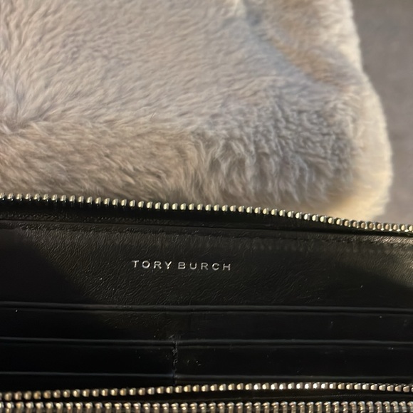 TORY BURCH Robinson Embossed Snakeskin Leather Zip Wallet - Picture 4 of 8